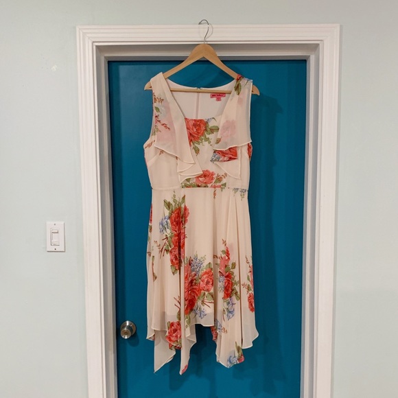 Betsey Johnson floral handkerchief dress - Picture 1 of 6